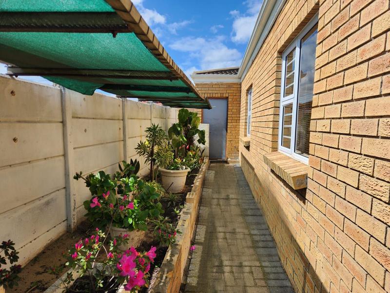 2 Bedroom Property for Sale in Viking Village Western Cape